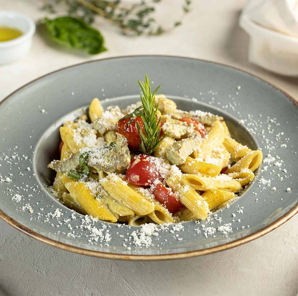 Köri Soslu Penne sunumu