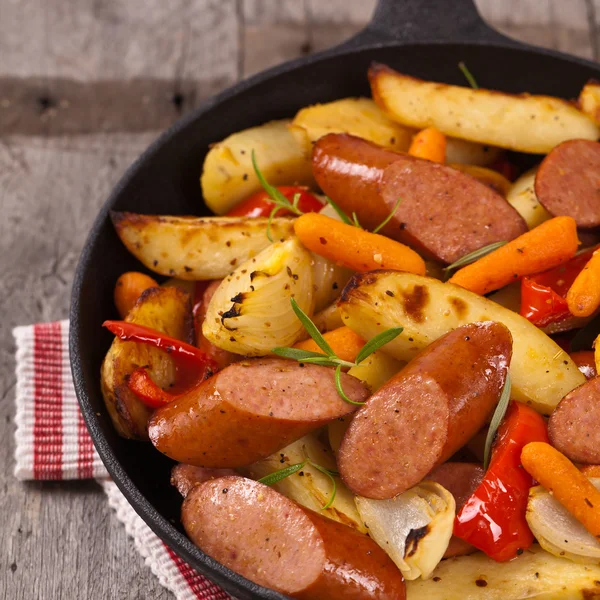 Sosis & Patates sunumu